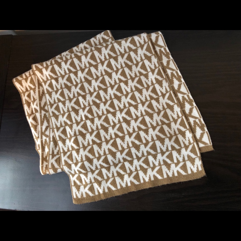 Michael Kors scarf